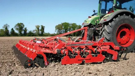 Vibroculteur 4 m / Federzahnegge 4 M Kverneland