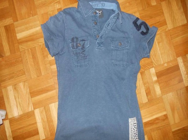 t shirt bleu