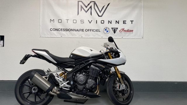 triumph speed triple 1200 rr
