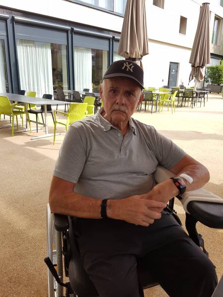 Homme 70 ans honnête et sérieux