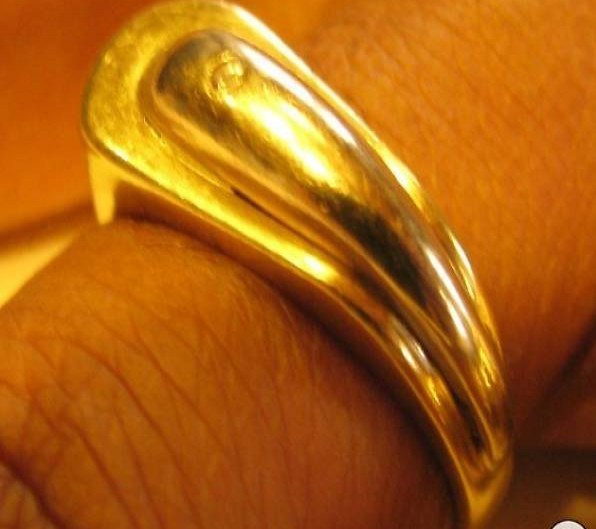 Schöner modischer Goldring 18 Kt. 6.5g