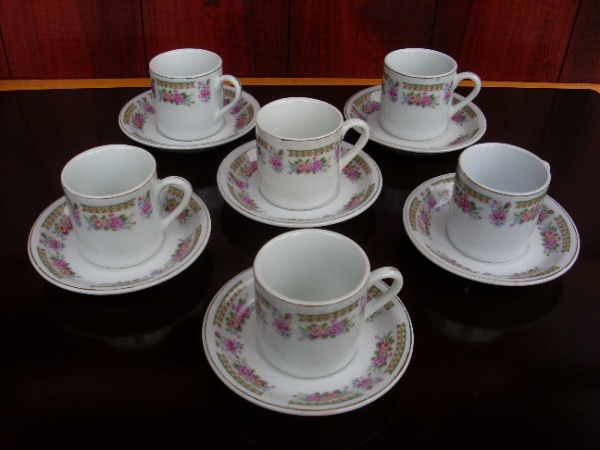 Service à thé ou à mocca en porcelaine made in China