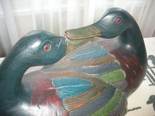  Sculpture en bois pour ce duo de canards