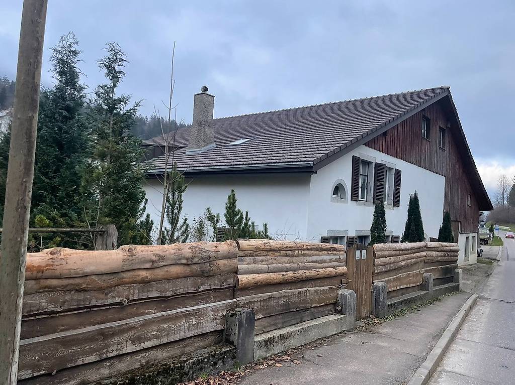 Ferme Villeret Bauernhaus mit Pferdeboxen