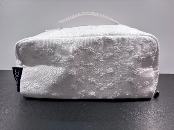 neuer top bag necessaire tasche douglas blume reise hotel luxus