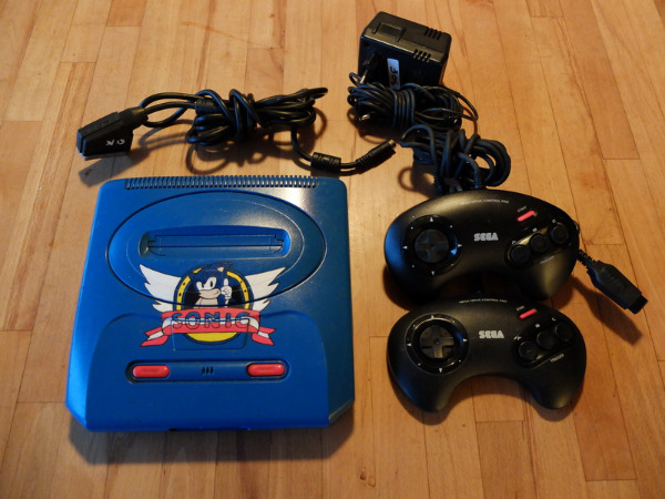Sega megadrive / modèle unique customisée Sonic