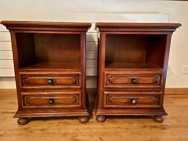 2 tables de chevet
