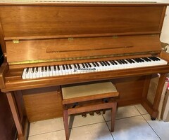 Piano droit E112