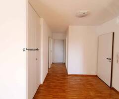 Charmant appartement de 4.5 pièces au premier étage avec deux balcons