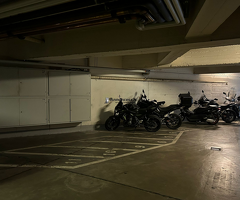 Place de parc moto à louer à Ecublens - Image 2