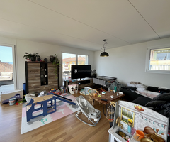 Bel appartement de 3,5 pièces en attique, vue lac à Pully