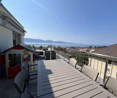 Bel appartement de 3,5 pièces en attique, vue lac à Pully