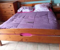 VENDS CHAMBRE EN PIN