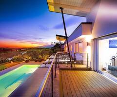 Maison contemporaine avec piscine et vue panoramique sur les Alpes et le lac - Image 3