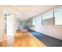 Dernier bureau de 19 m² - avec cafétéria et salle de réunion - Image 3