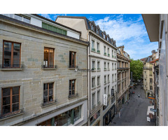 Centre de Lausanne dans rue piétonne très bel espace modulable de 135 m2 en hauteur - Image 2