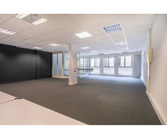 Centre de Lausanne dans rue piétonne très bel espace modulable de 135 m2 en hauteur - Image 4