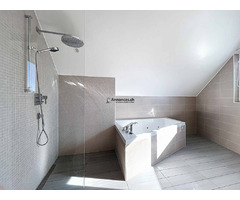 Spacieuse villa avec piscine - Vue lac - Local indépendant aménagé - Image 7