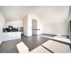 Un bien d’exception alliant confort, modernité, espaces généreux et vue lac - Image 6