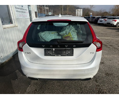 VOLVO V60 T5 Kinetic Geartronic - Image 4