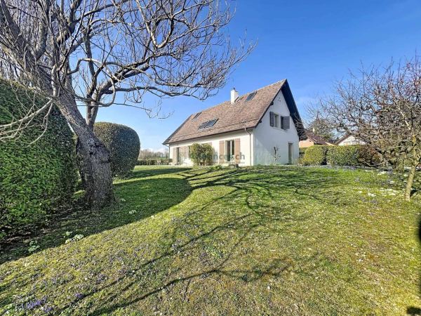 Belle maison rénovée avec goût - 5 chambres Grand jardin