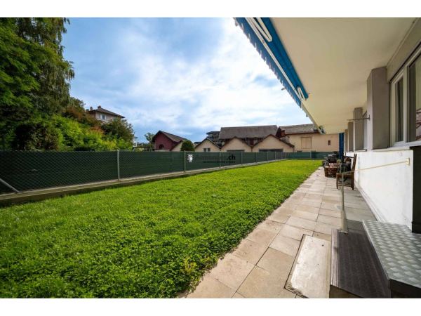 Appartement de 2.5 pièces avec jardin en plein centre ville